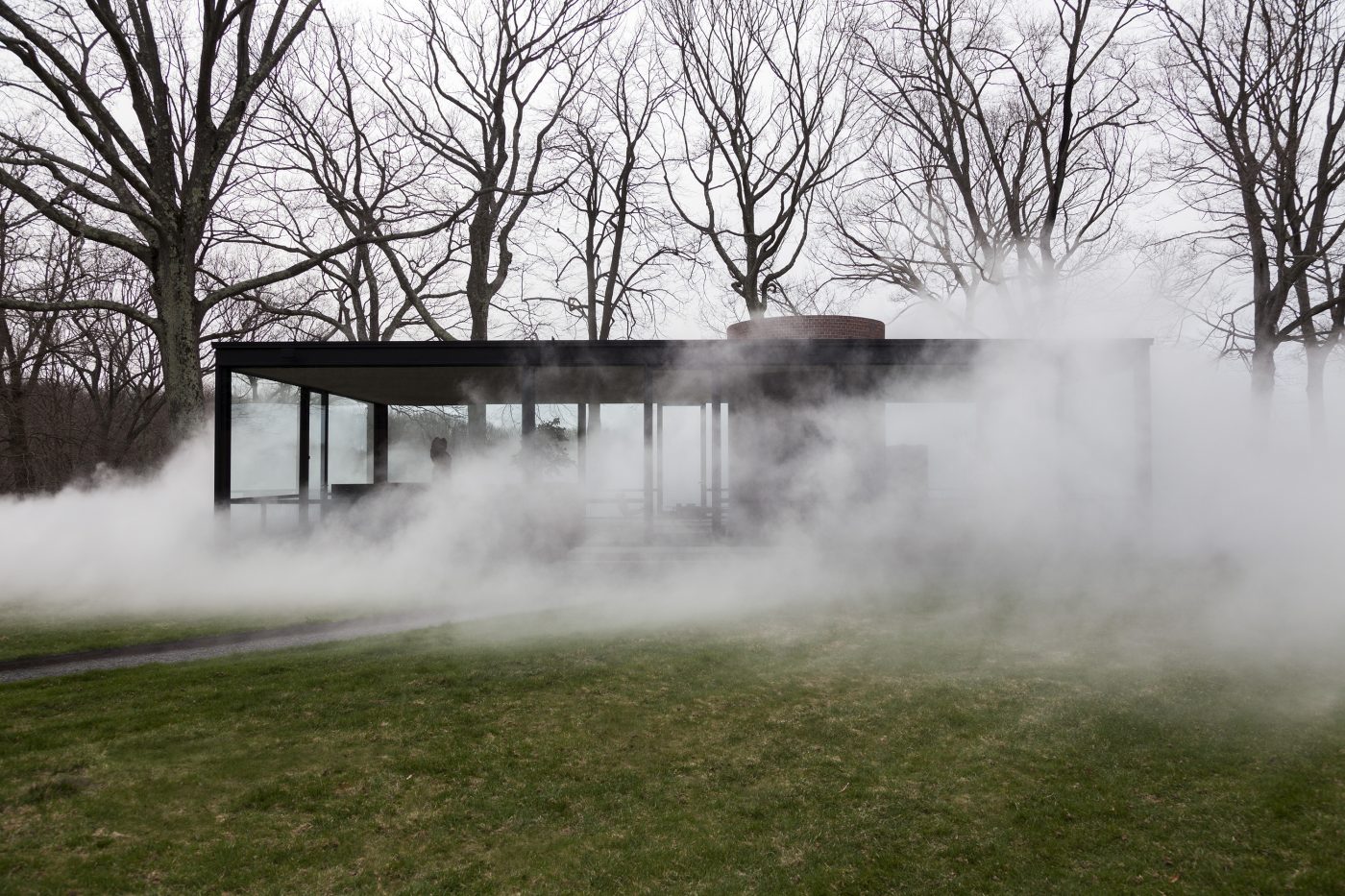 philip johnson glass house fog